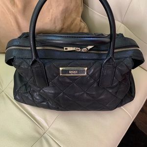 dkny leather handbolsa